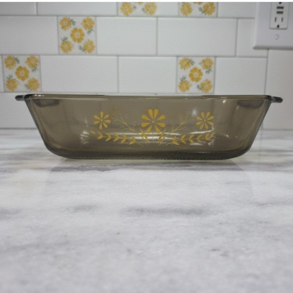 Glasbake‎ Jeanette Smoke Casserole Dish, Vtg Yellow Daisies Design, Kitchenware